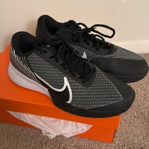 Nike tennis shoe vapor pro